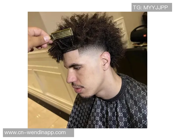 拉梅洛鲍尔表现出色13投8中三分4中8砍下20分助攻6次正负值高达27